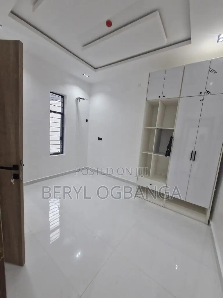 5bdrm Duplex in Ado / Ajah for sale