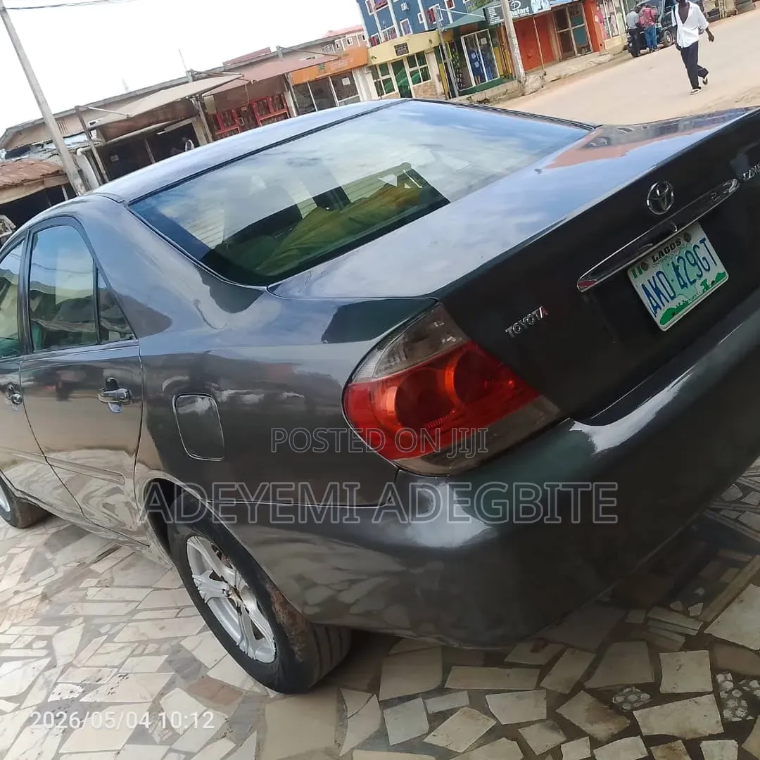 Toyota Camry 2003 Gray