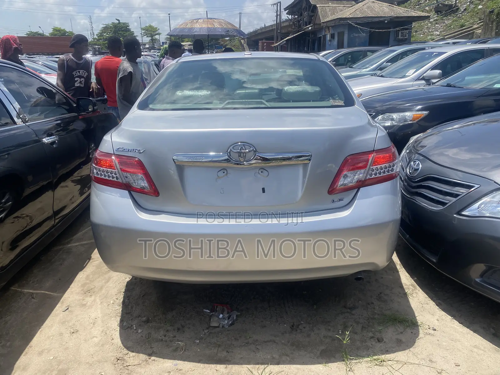 Toyota Camry LE 4dr Sedan (2.5L 4cyl 6A) 2011 Silver