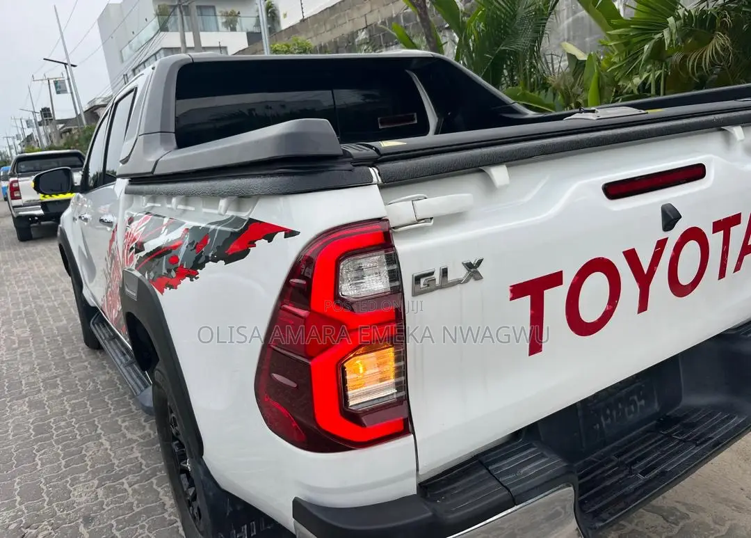 Toyota Hilux 2017 White