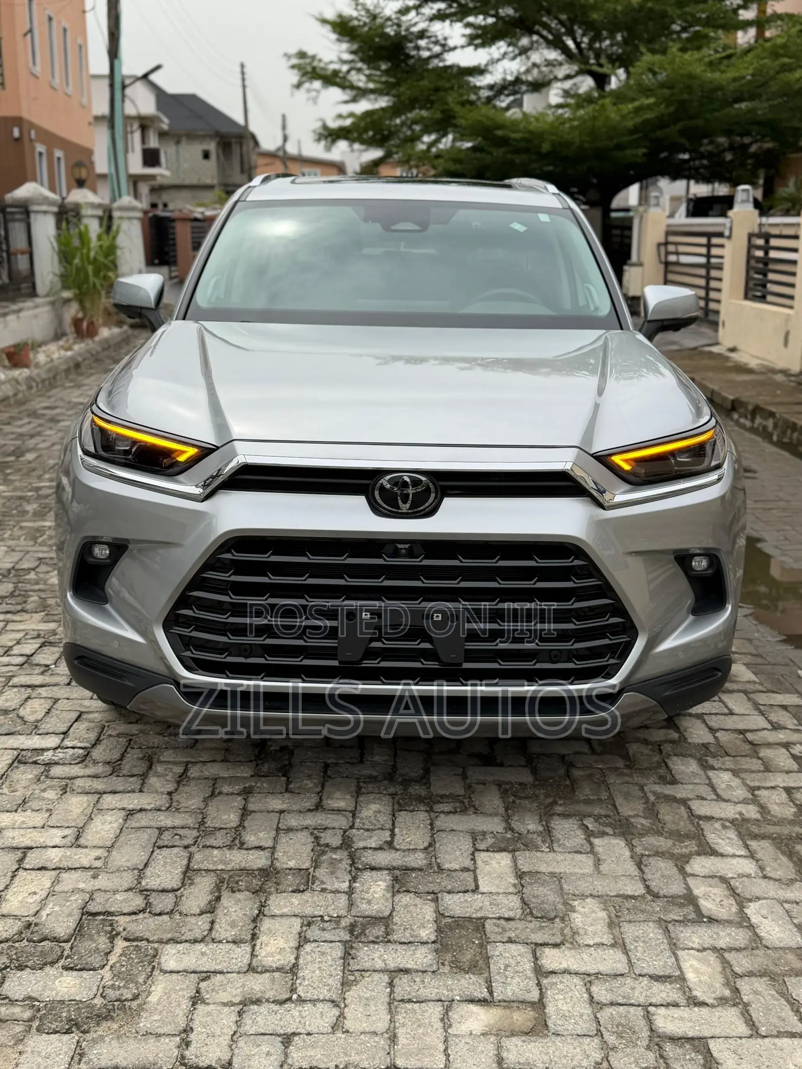Toyota Highlander Limited AWD 2024 Silver