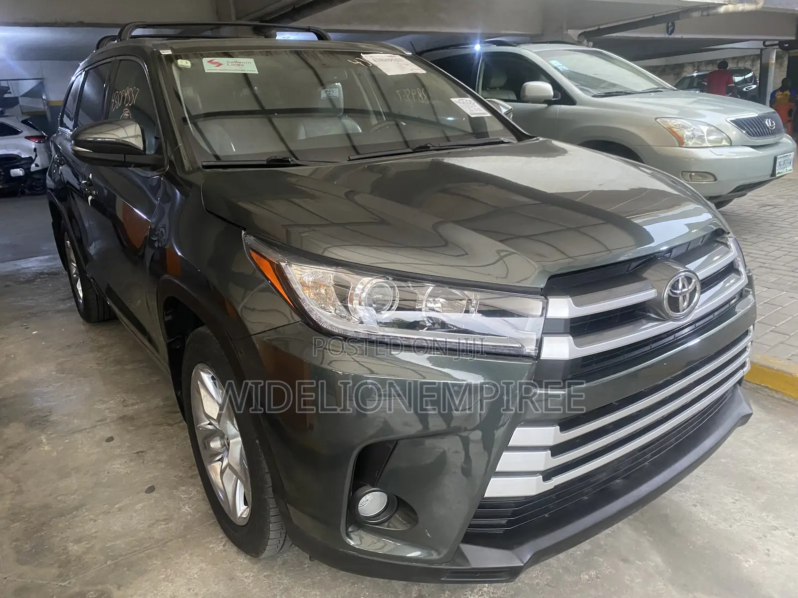 Toyota Highlander Limited 4x4 V6 (3.5L 6cyl 8A) 2017 Gray