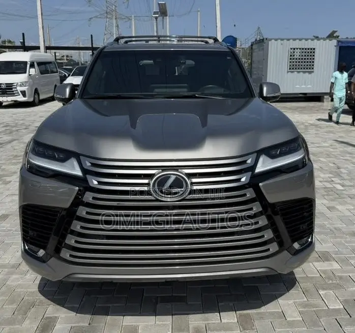 Lexus LX 600 2023 Silver