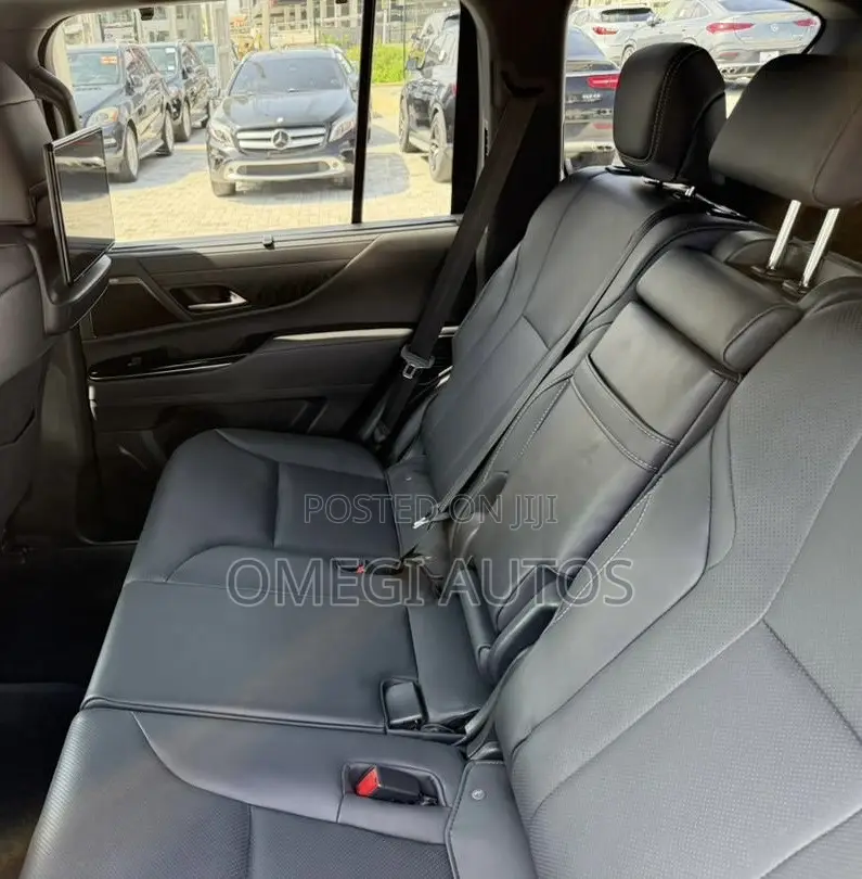 Lexus LX 600 2023 Silver