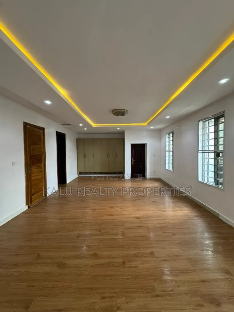 5bdrm Duplex in Ikate for rent