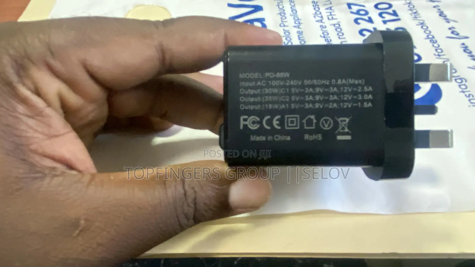 65watts Fast Gan Charger With Inbuilt Magnetic Retractable Cable.