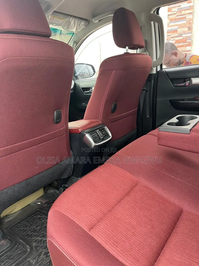 Toyota Hilux 2024 White