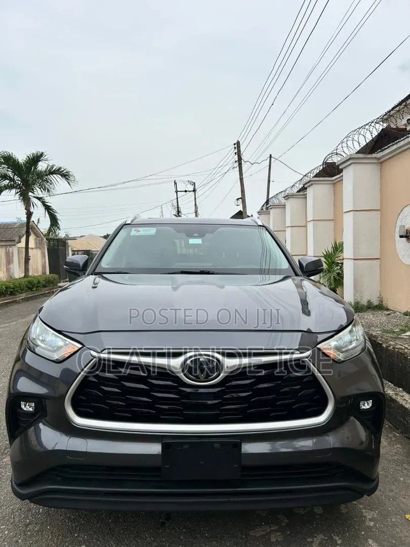 Toyota Highlander XLE AWD 2020 Gray