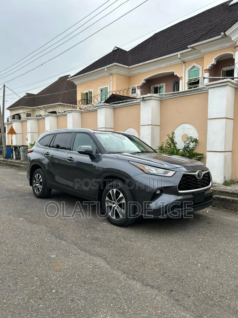 Toyota Highlander XLE AWD 2020 Gray