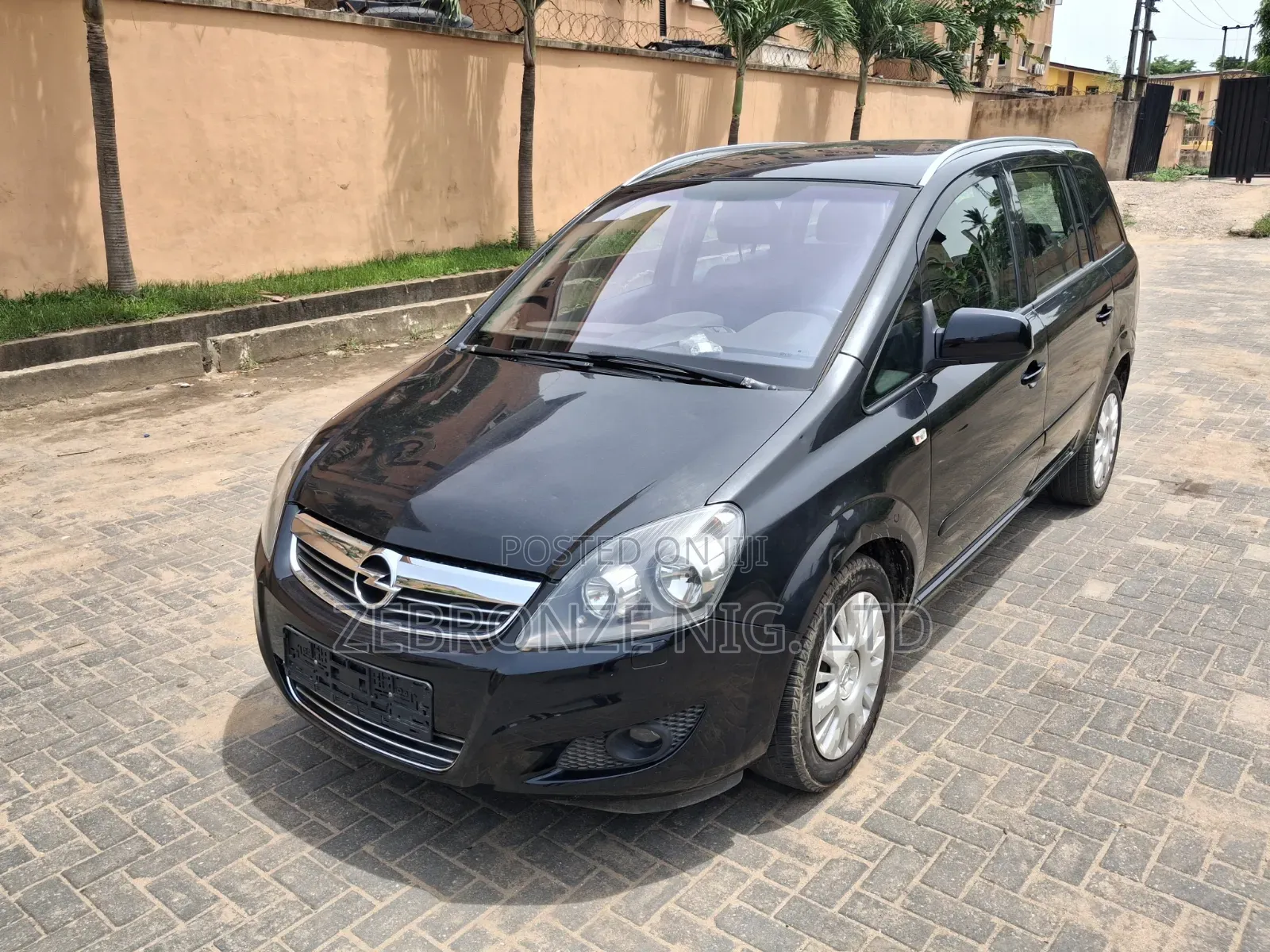 Opel Zafira 2.0T OPC 2010 Black