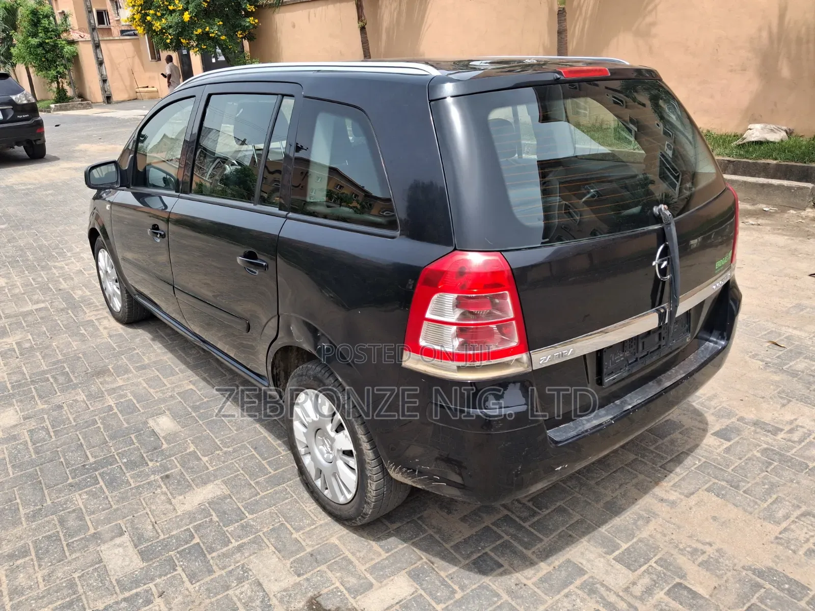 Opel Zafira 2.0T OPC 2010 Black