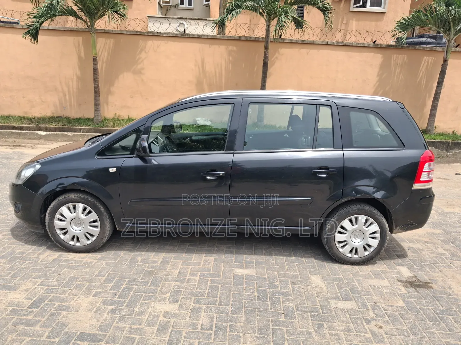 Opel Zafira 2.0T OPC 2010 Black