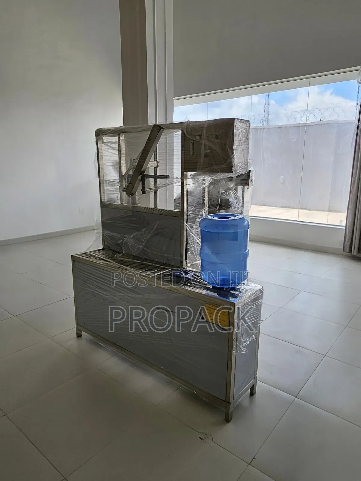 Dispenser Bottle Machine 19 L (3-in-1)
Semi Automatic