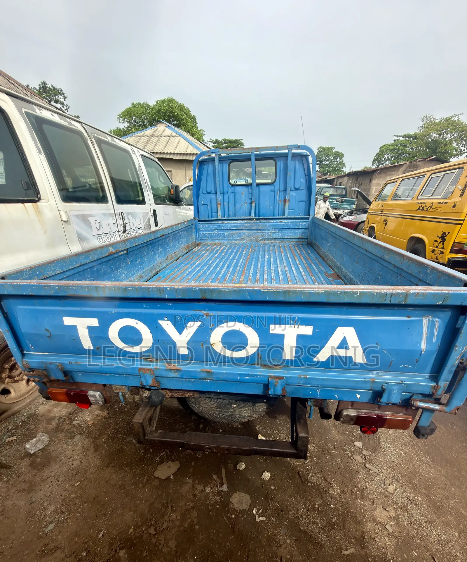 Toyota Dyna Truck 2000 Model Direct Belgium