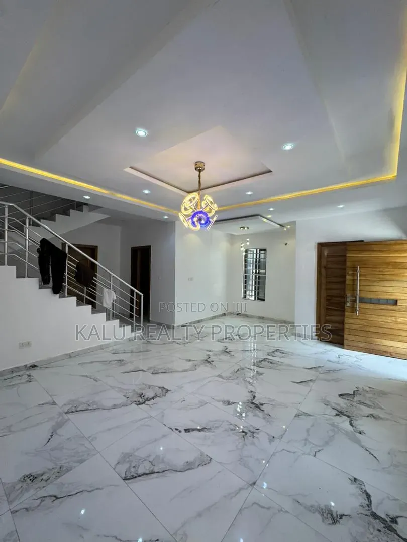 5bdrm Duplex in Ikate for rent