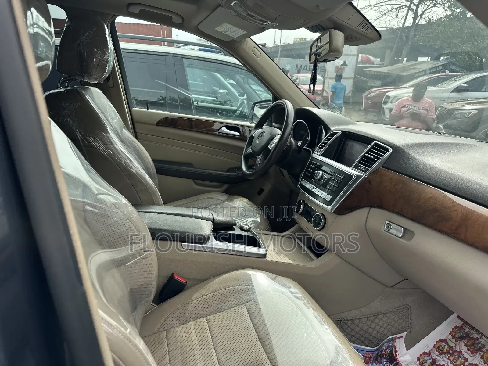 Mercedes-Benz M Class ML350 4MATIC 4dr SUV AWD (3.5L 6cyl 7A) 2014 Gray