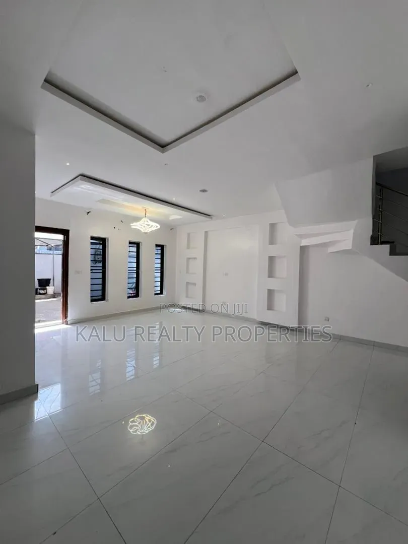 4bdrm Duplex in Idado for rent