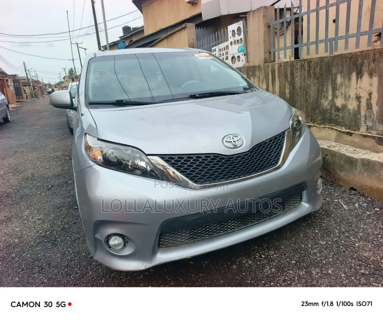 Toyota Sienna SE 8 Passenger 2012 Silver