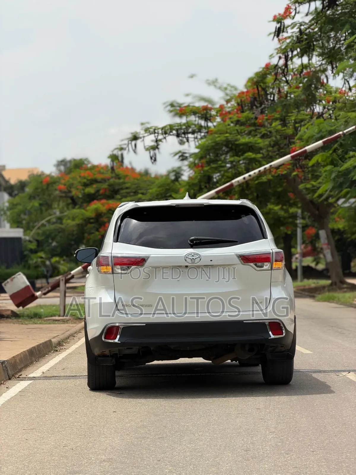 Toyota Highlander XLE V6 4x4 (3.5L 6cyl 6A) 2016 White