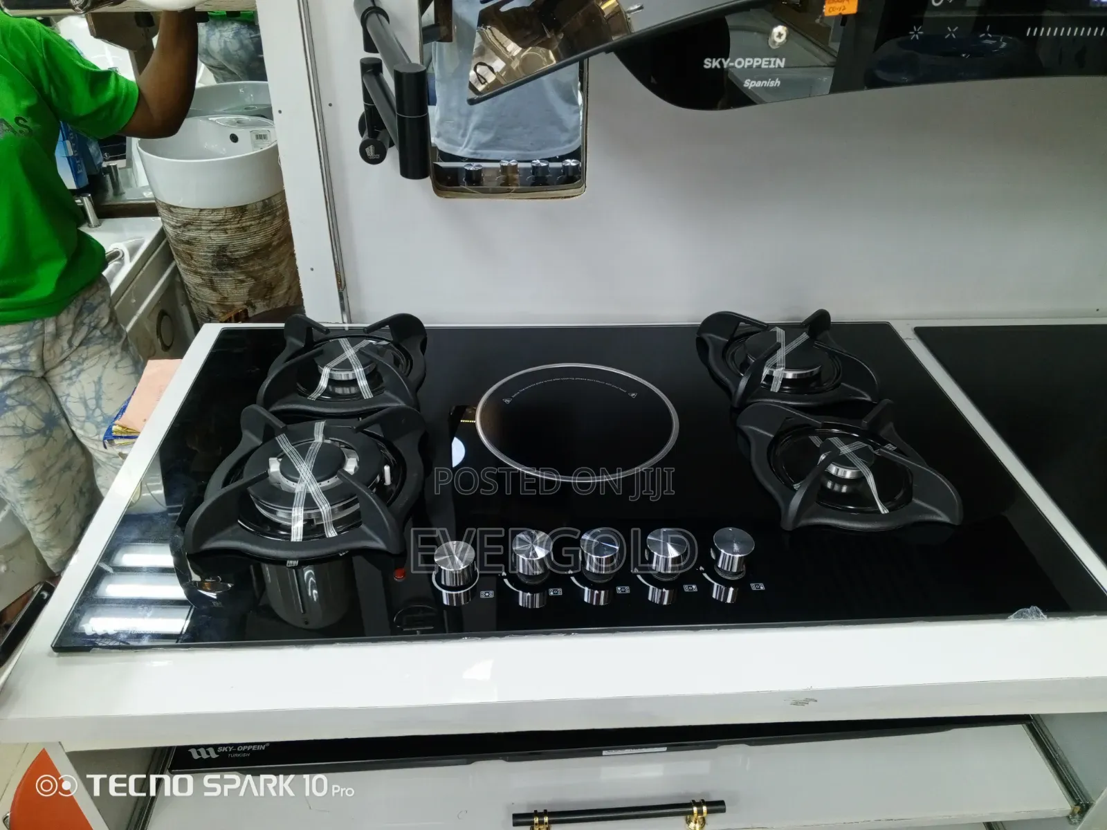 4 Gas and Middle Electric Sky Gas Cooker