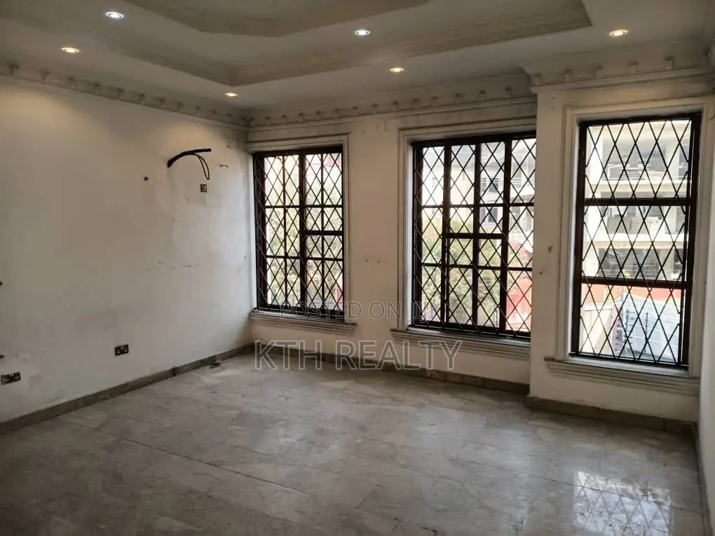 5bdrm Duplex in Ikoyi, Banana Island for rent