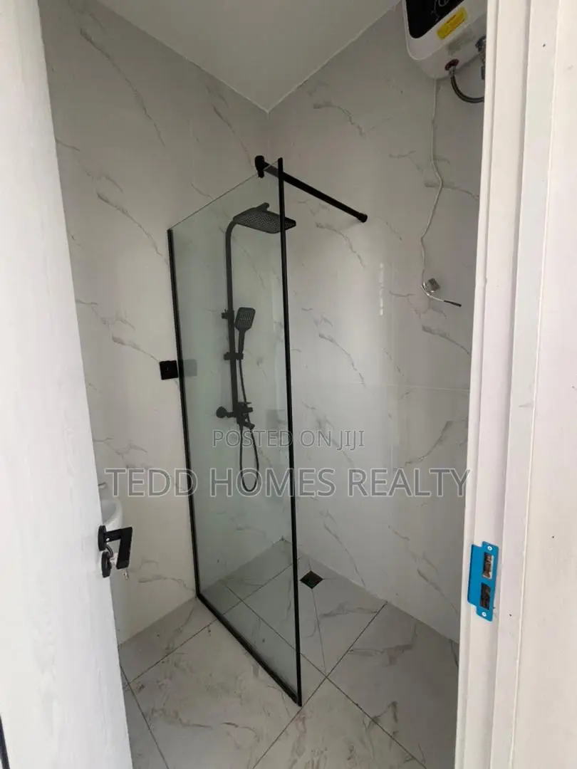 2bdrm Apartment in Ilasan, Ikate for rent