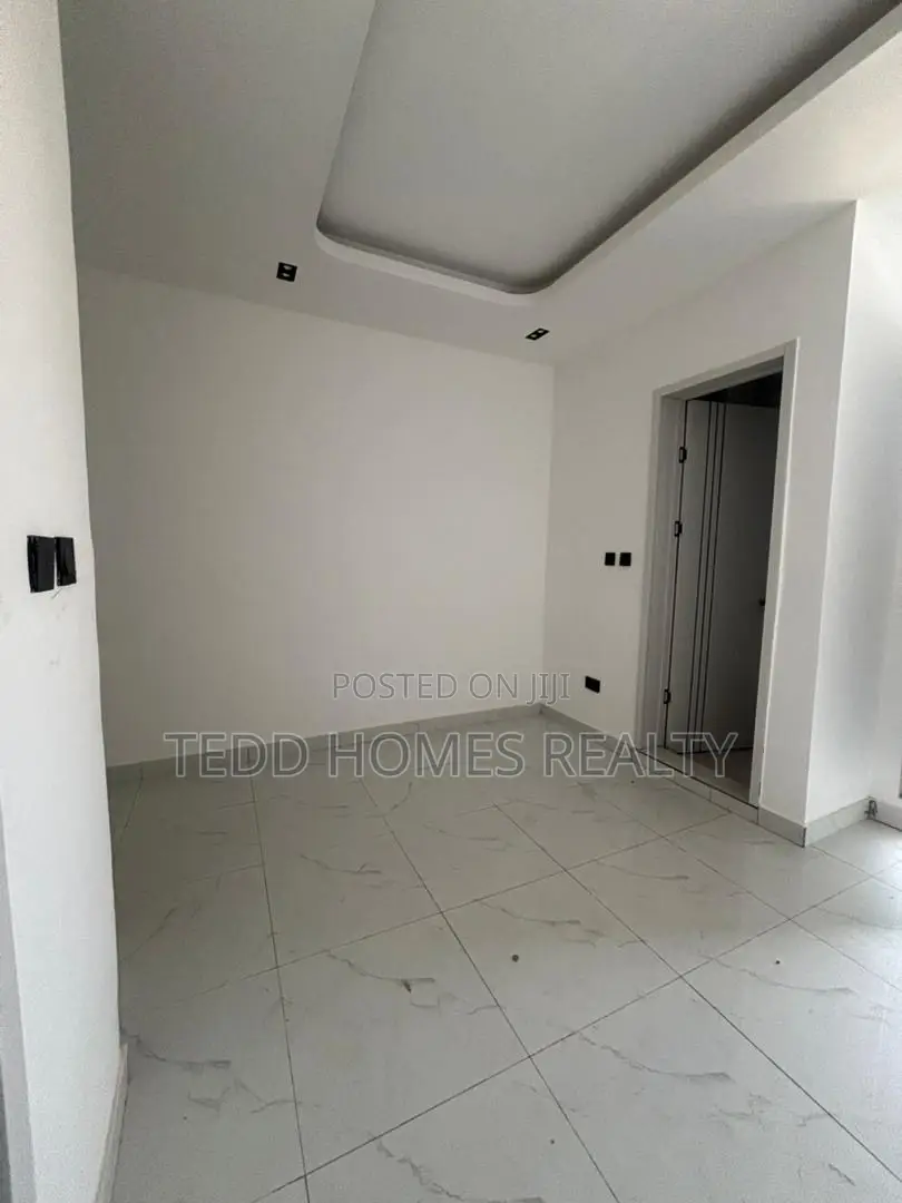 2bdrm Apartment in Ilasan, Ikate for rent