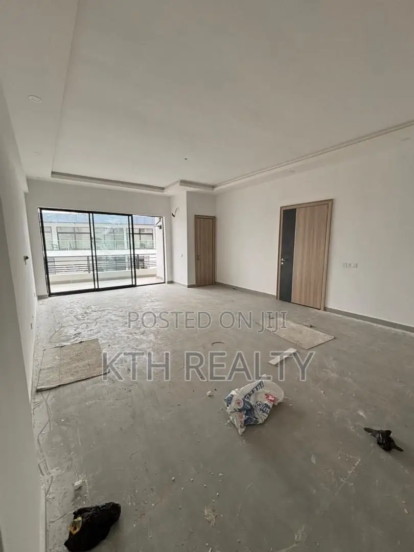 3bdrm Apartment in Lekki Phase 1 for rent