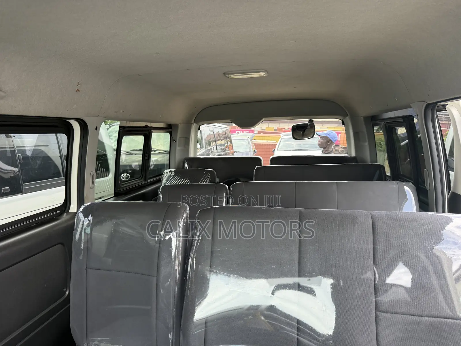 Toyota HiAce 2014 White