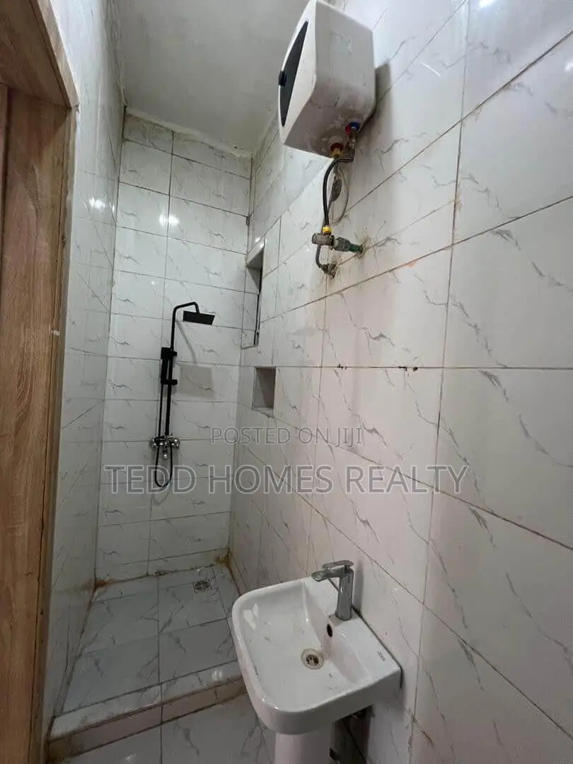 2bdrm Apartment in Ikate, Ilasan for rent
