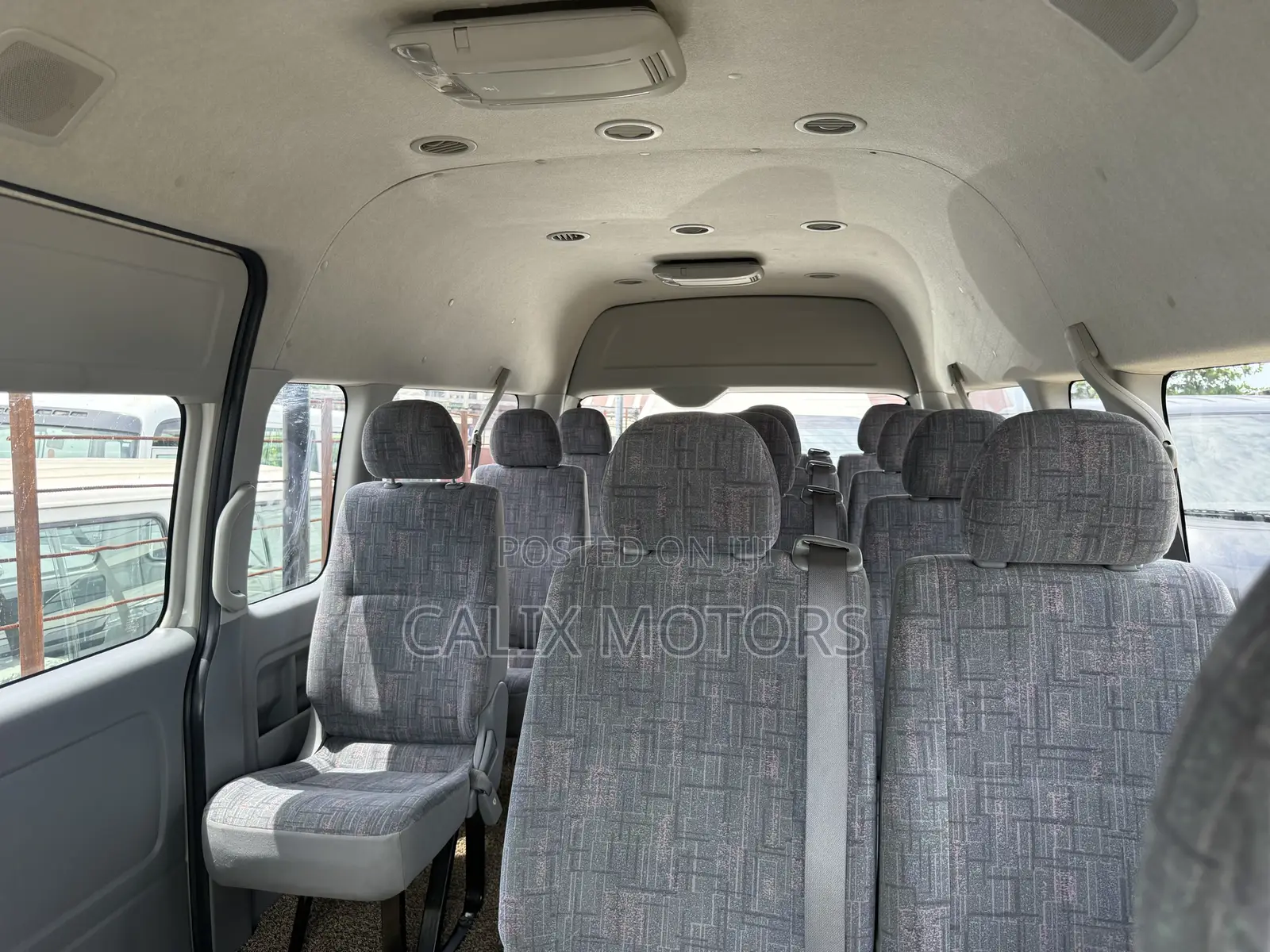 Toyota HiAce 2016 White
