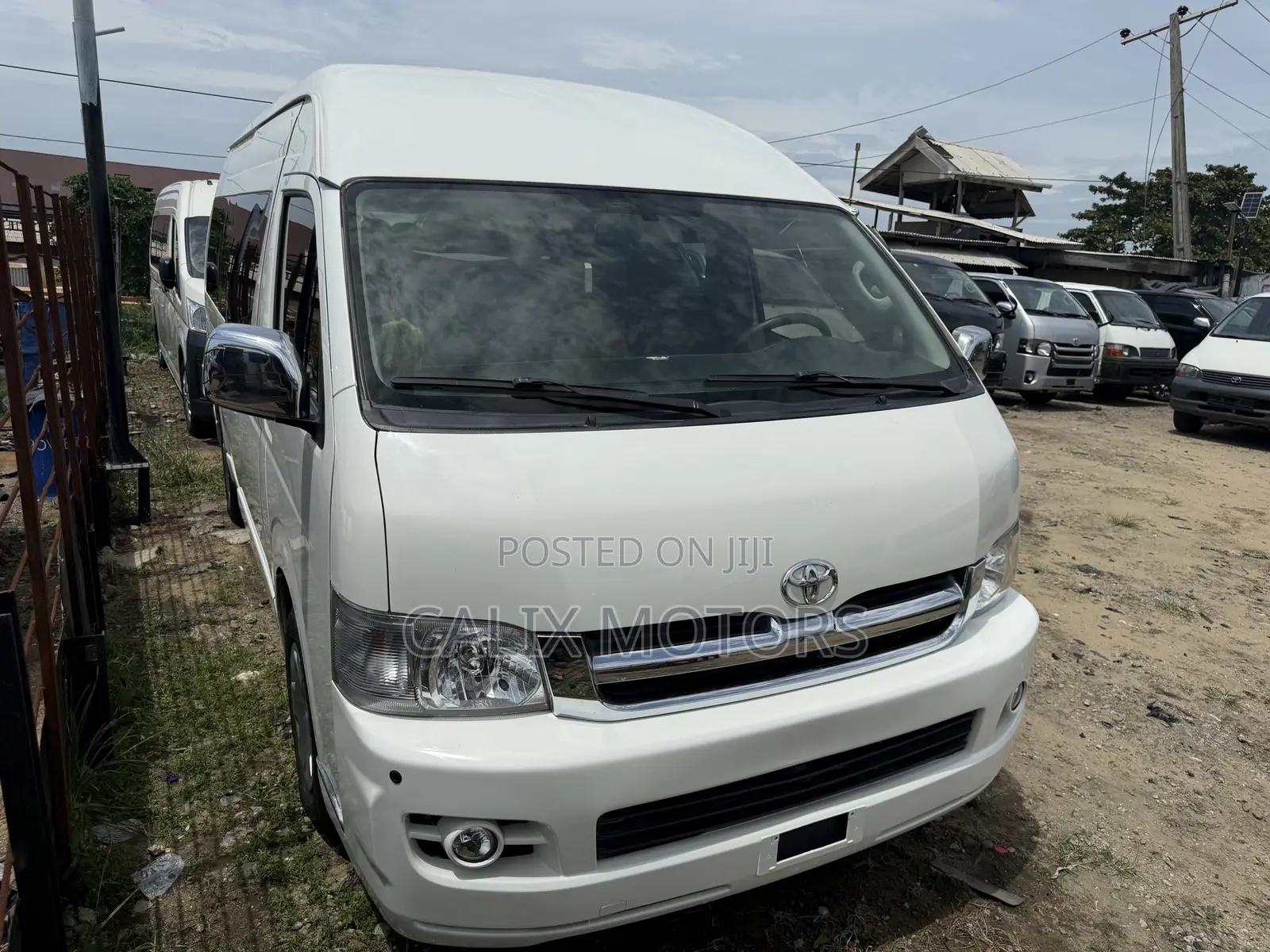 Toyota HiAce 2016 White