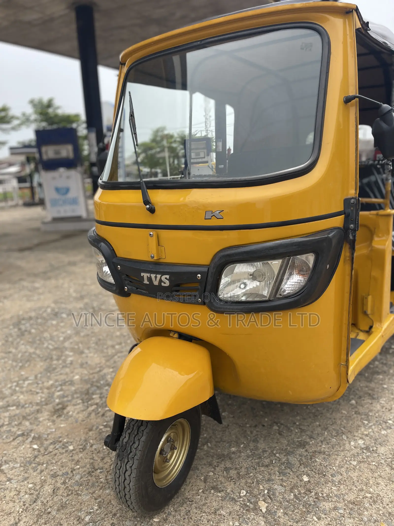TVS King Deluxe Plus iTouch Start 2023 Yellow