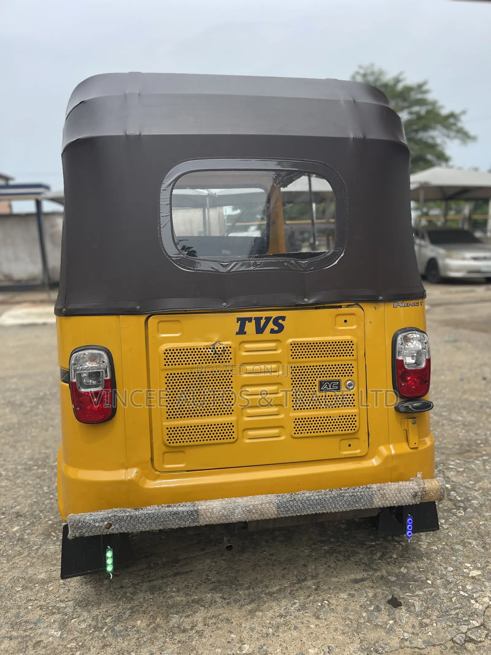 TVS King Deluxe Plus iTouch Start 2023 Yellow
