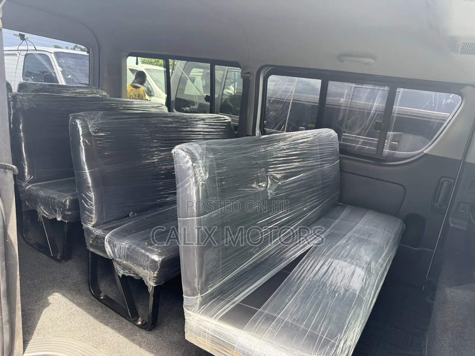 Toyota HiAce 2013 Silver