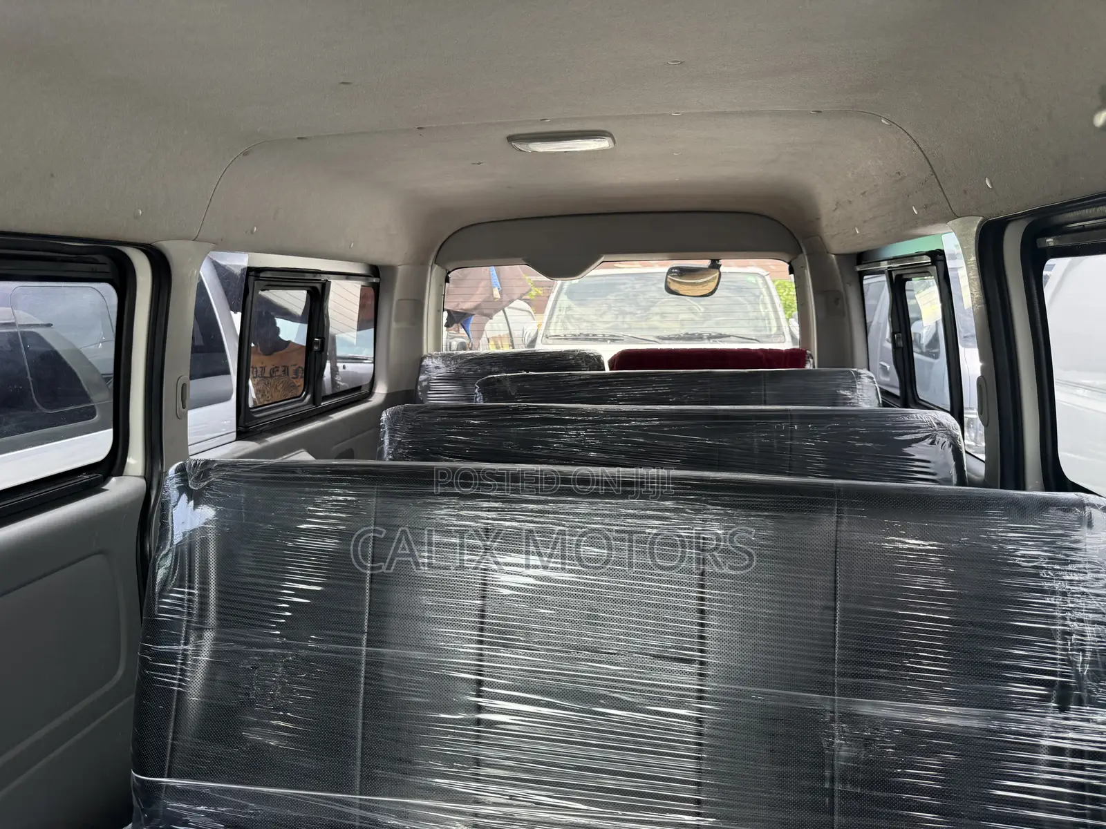 Toyota HiAce 2014 White