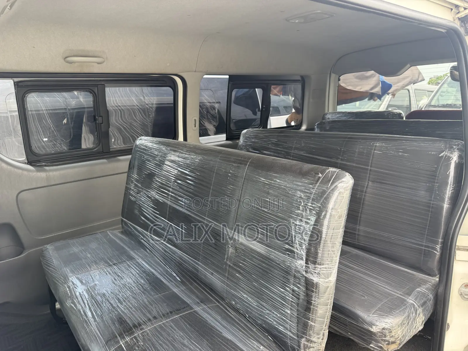 Toyota HiAce 2014 White