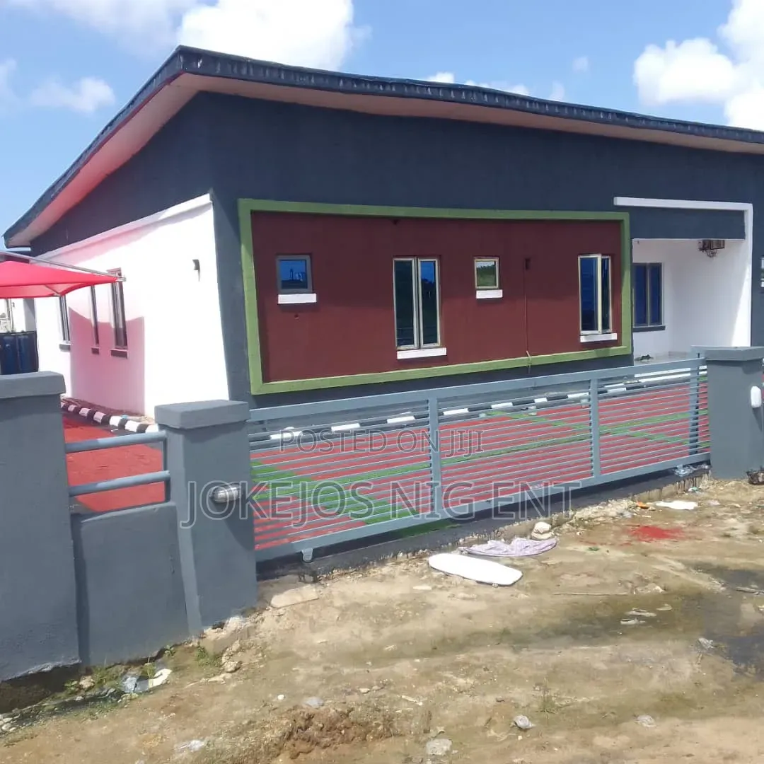 3bdrm Bungalow in Peak Park Estate Lbs, Olokonla for sale