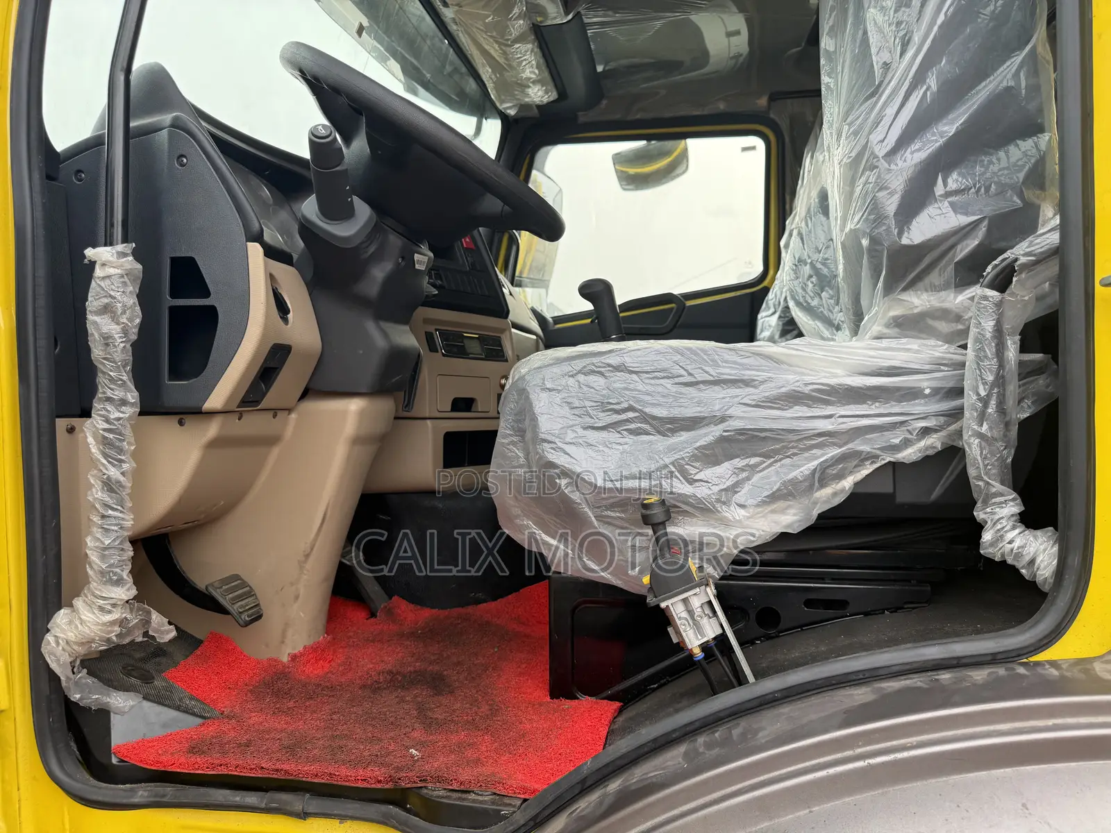 Semi Brand New Covid 19 Howo Dump Truck 371hp Double Steps.
