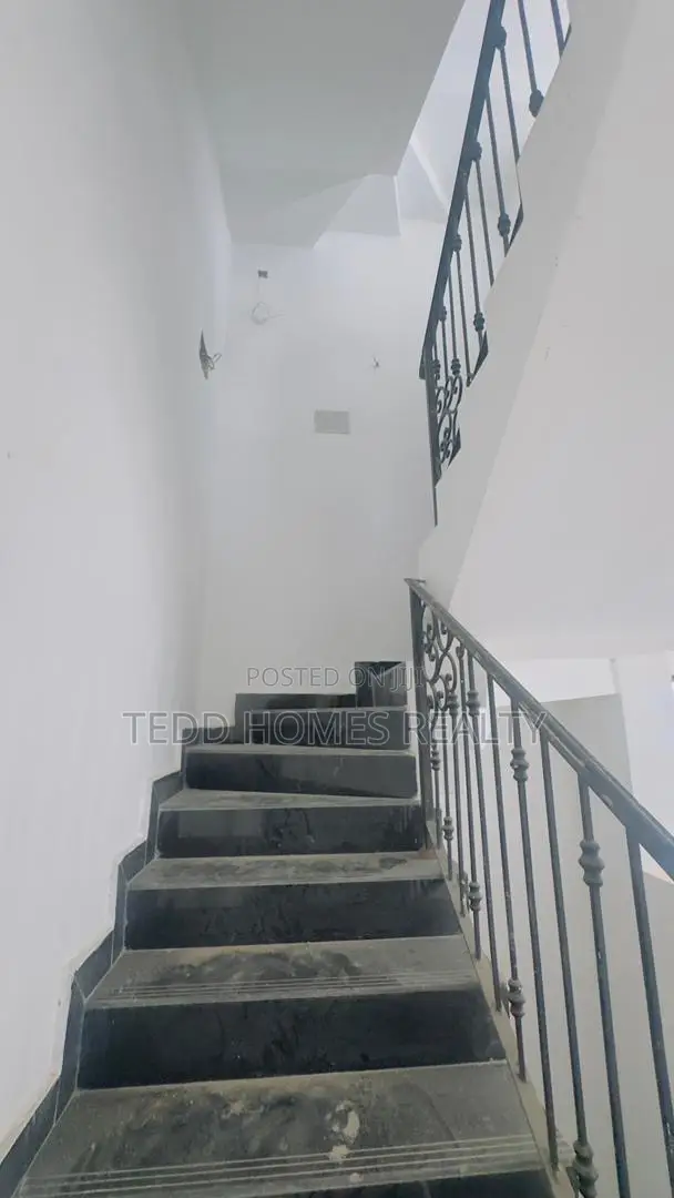 4bdrm Townhouse / Terrace in Old Ikoyi for rent