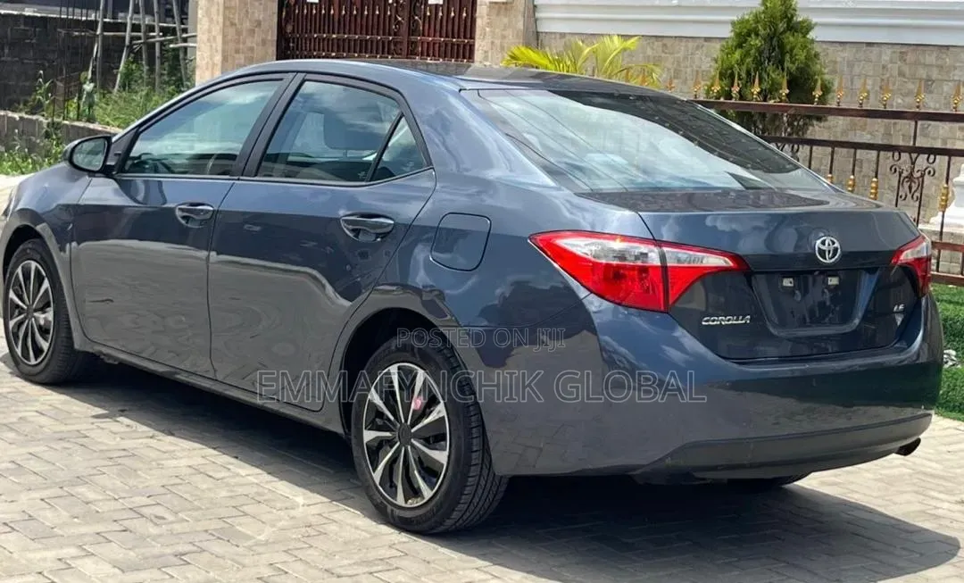 Toyota Corolla LE 4dr Sedan (1.8L 4cyl CVT) 2014 Gray