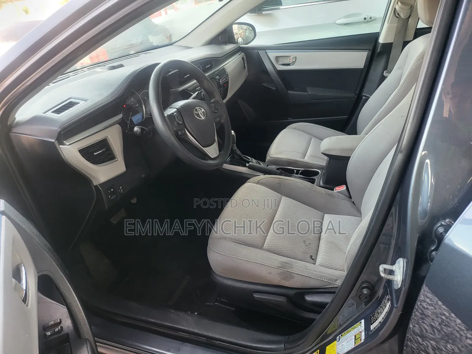 Toyota Corolla LE 4dr Sedan (1.8L 4cyl CVT) 2014 Gray