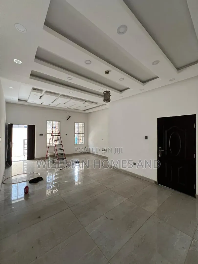 2bdrm Apartment in Lekki Scheme 2 for rent
