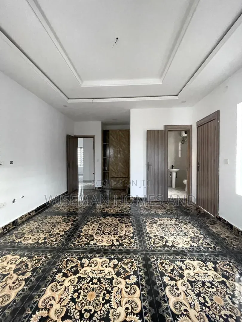 2bdrm Apartment in Lekki Scheme 2 for rent