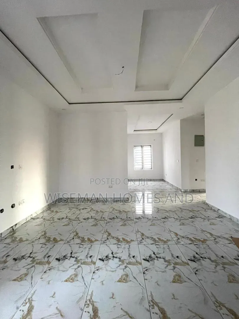 2bdrm Apartment in Lekki Scheme 2 for rent