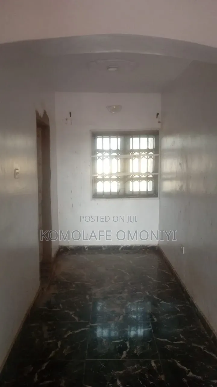 3bdrm House in Mogona Estate, Oluyole for rent