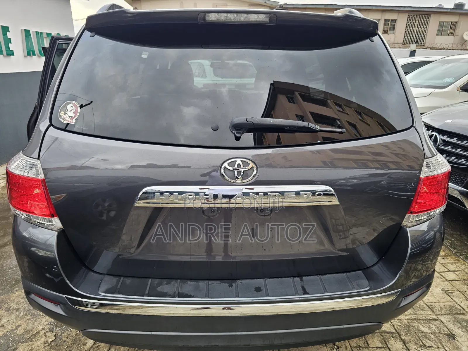 Toyota Highlander Limited 2012 Gray