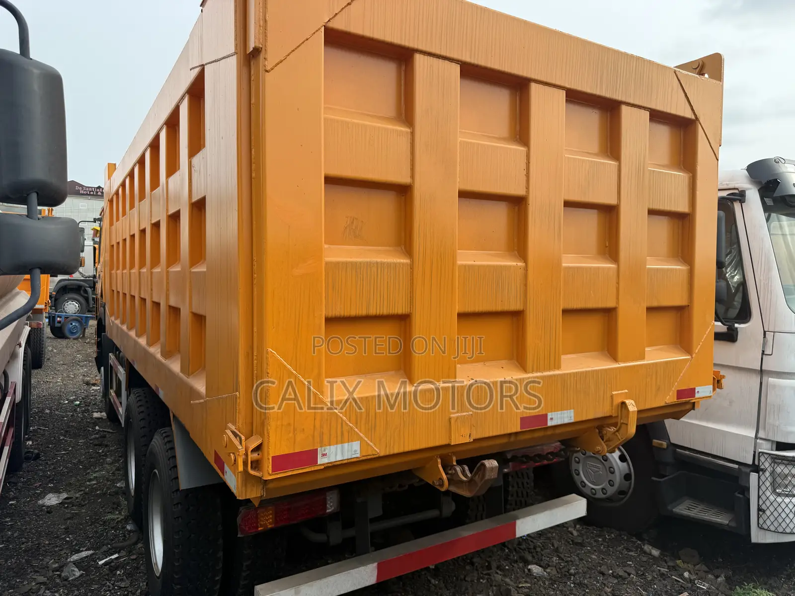 Foreign Used Howo Dump Truck 371hp.
