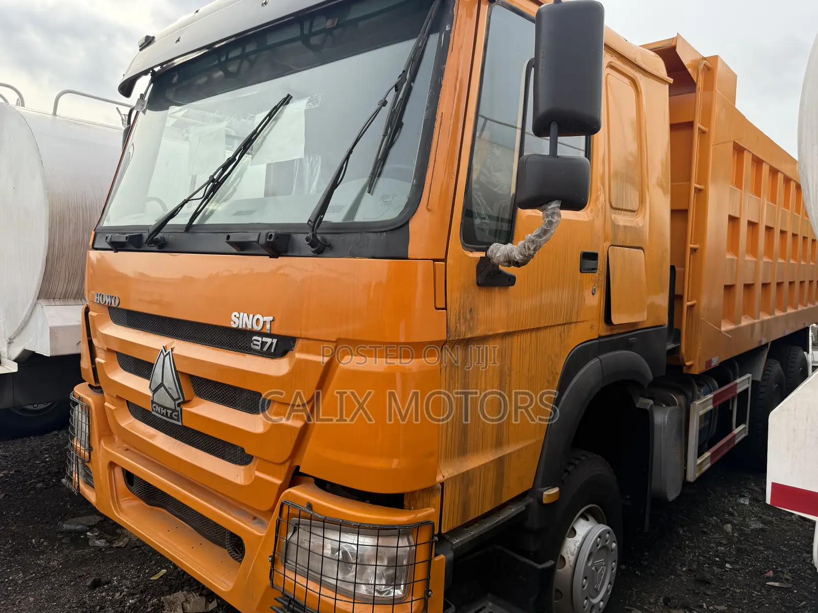 Foreign Used Howo Dump Truck 371hp.