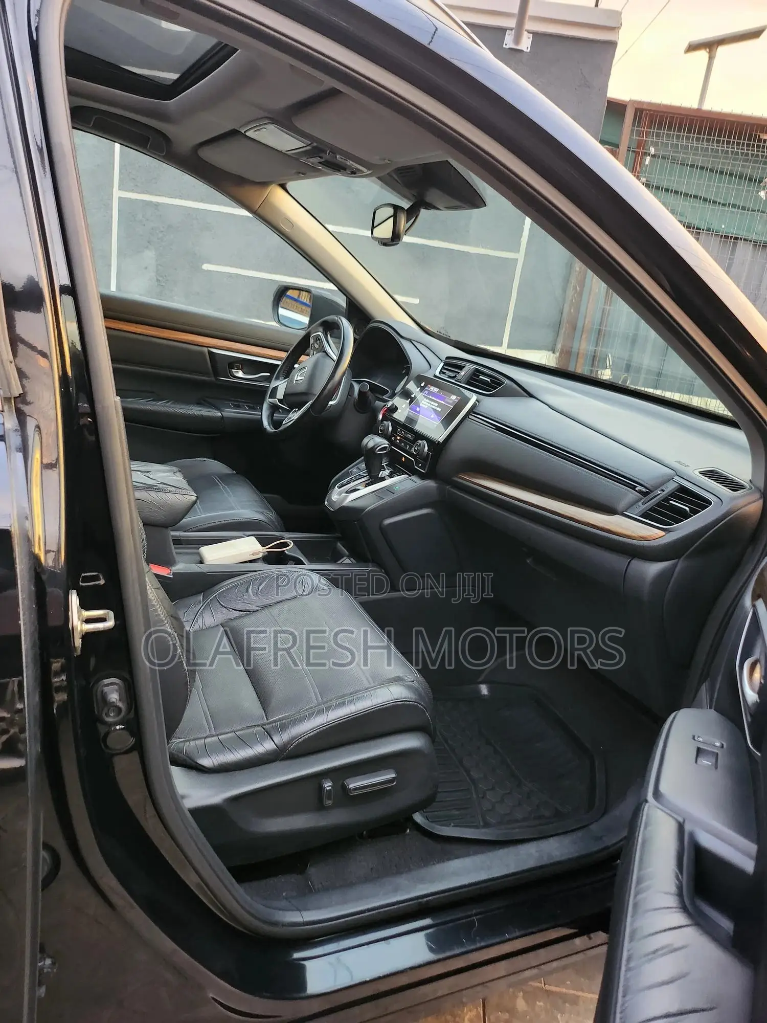 Honda CR-V Touring 4dr SUV AWD (1.5L 4cyl CVT) 2017 Black
